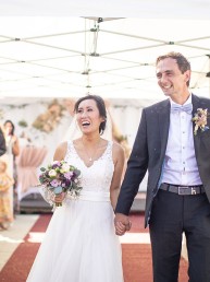 Glückliches Brautpaar im Bootshaus in Oberhausen