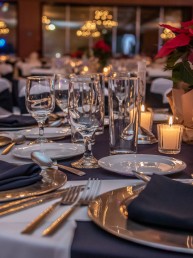 Gedeckter Tisch mit Hochzeitsdeko in Oberhausen