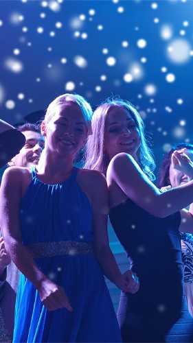 Hochzeitsgäste feiern im Bootshaus Oberhausen